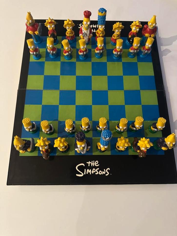 The Simpsons 3D schaakspel, Hobby en Vrije tijd, Gezelschapsspellen | Bordspellen, Zo goed als nieuw, Een of twee spelers, Ophalen of Verzenden