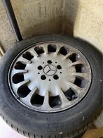 Jantes Mercedes et pneus 225 55 16, Ophalen, Gebruikt, 16 inch, Band(en)