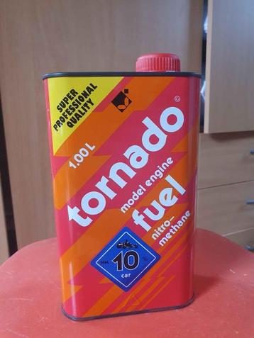 Ancien bidon en métal Tornado Fuel 1L d'essence beschikbaar voor biedingen