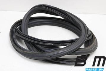 Achterkleprubber VW Golf 5 1K6827705C beschikbaar voor biedingen