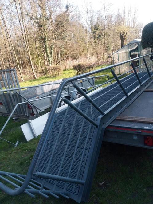 gegalwaniseerde 8 TRAPPEN trap ijzer metal zeer goede staat, Doe-het-zelf en Bouw, Ladders en Trappen, Trap, Ophalen of Verzenden