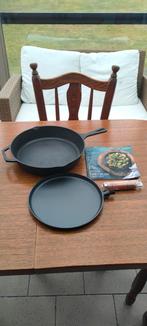 Set van twee gietijzeren koekenpan met kookboek, Ophalen of Verzenden, Gietijzer