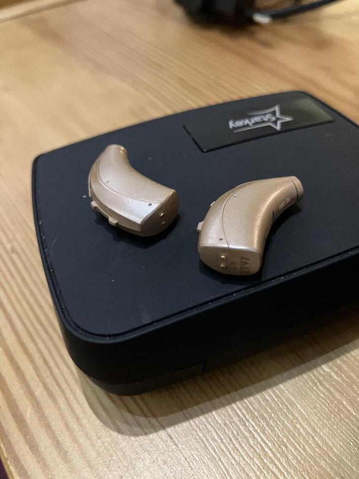 Appareil auditif (pair) Starkey Livio 1600 AI rechargeable, Divers, Divers Autre, Utilisé, Enlèvement ou Envoi