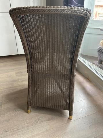 Stoelen  beschikbaar voor biedingen