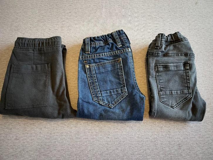 3 broeken - Maat 128, Kinderen en Baby's, Kinderkleding | Maat 128, Zo goed als nieuw, Jongen of Meisje, Broek, Ophalen of Verzenden