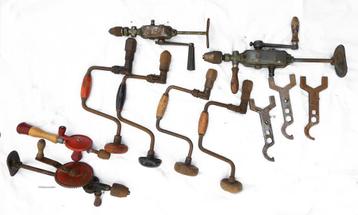 Lot outils de perçage anciens beschikbaar voor biedingen