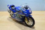 Kenny Roberts jr. Suzuki RGV500 2000 1:10 los, Ophalen of Verzenden, Zo goed als nieuw, 1:9 t/m 1:12, Motor