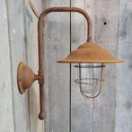 Landelijke brocante buitenlamp van cortenstaal stallamp, Tuin en Terras, Buitenverlichting, Wandlamp, Ophalen of Verzenden, 50 tot 250 watt