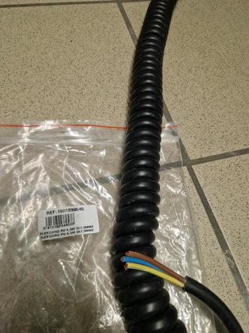 Spiraalkabel 3G 2.5mm² (3 stuks beschikbaar) beschikbaar voor biedingen