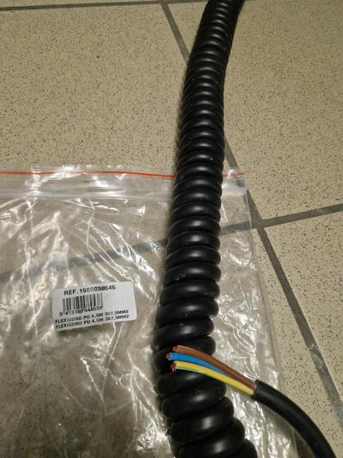 Spiraalkabel 3G 2.5mm² (3 stuks beschikbaar), Doe-het-zelf en Bouw, Elektriciteit en Kabels, Nieuw, Kabel of Snoer, Ophalen of Verzenden