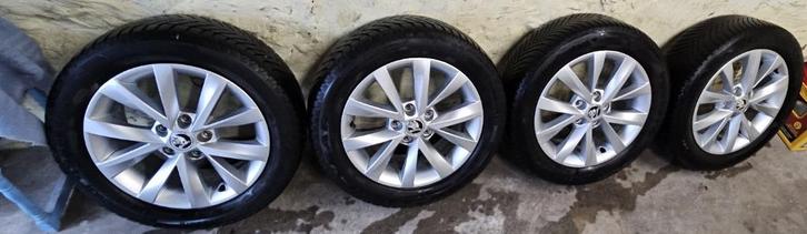 4 jantes alu VAG 4 pneus 4 saisons 205-55-16-94VXL, Auto-onderdelen, Banden en Velgen, Band(en), All Season, 16 inch, 205 mm, Personenwagen