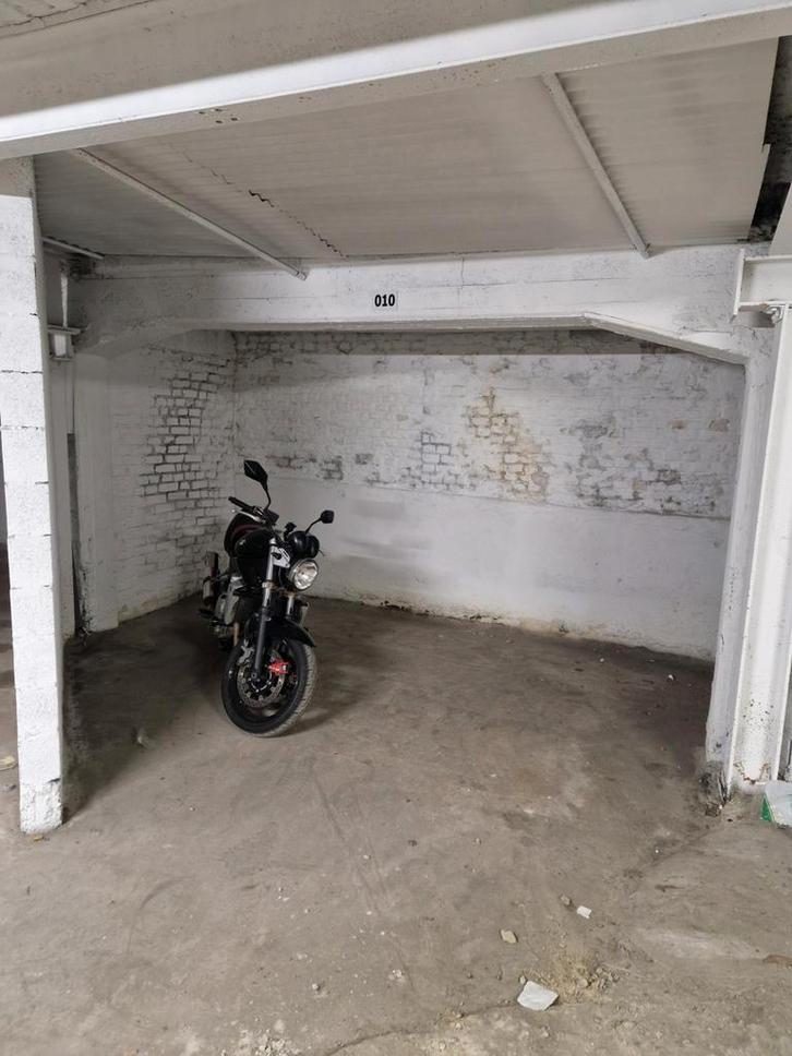 Emplacement motos Quai Saint Léonard à Liège, Immo, Garages en Parkeerplaatsen