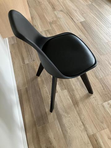 Stoelen beschikbaar voor biedingen