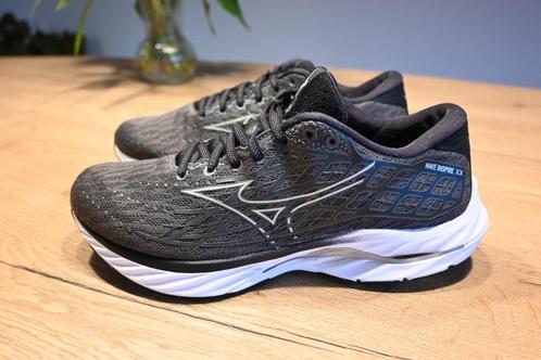 Mizuno Running Shoes, Vêtements | Hommes, Chaussures, Porté, Chaussures de sport, Noir, Enlèvement ou Envoi