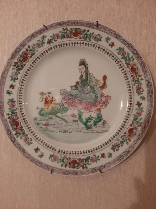 Vintage Chinees wandbord uit de jaren '70 – Guanyin op lotus, Antiek en Kunst, Antiek | Wandborden en Tegels, Ophalen of Verzenden