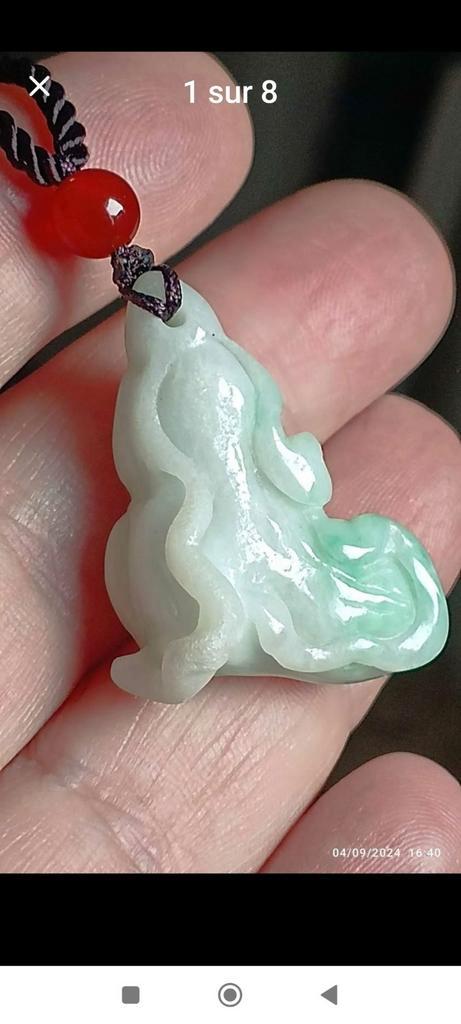 Prachtige gebeeldhouwde jade hanger met certificaat, Handtassen en Accessoires, Kettinghangers, Nieuw, Ophalen of Verzenden