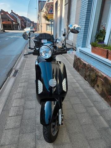 Elektrische scooters emco-2000w bj 2018als nieuw.  beschikbaar voor biedingen
