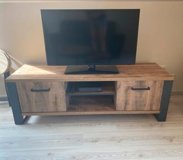 Tv meubel disponible aux enchères