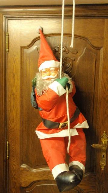 Kerstman om op te hangen met touw binnen en buiten beschikbaar voor biedingen