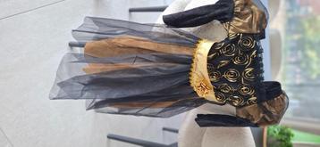 Nieuw kleedje maat 104 beschikbaar voor biedingen