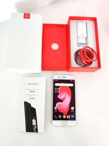 Oneplus 5 6GB / Amoled / 5.5inch / snapdragon 835 + 5 covers, Enlèvement ou Envoi, Comme neuf