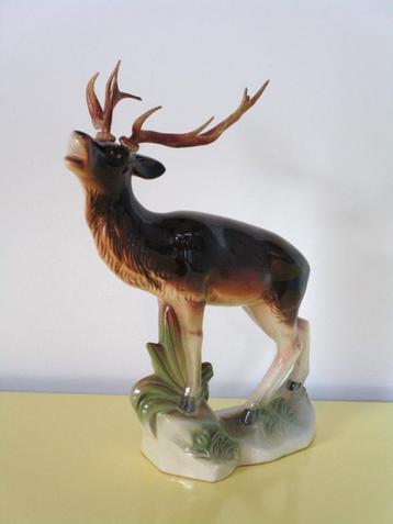 Statue de cerf rouge Jema Holland 217