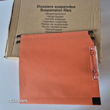 Set van 13 hangkastmappen   beschikbaar voor biedingen