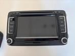 Officiële Autoradio/head unit 2 DIN uit VW Passat 2010, Ophalen