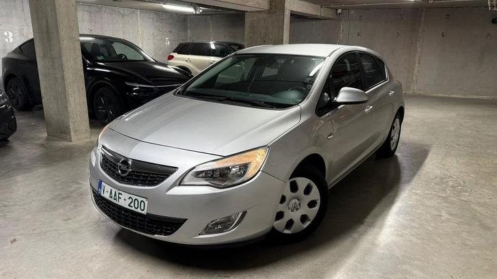 OPEL ASTRA/MET KEURING VOOR VERKOOP/AUTOMATISCH/150.000 KM, Auto's, Opel, Particulier, Astra, Benzine, Automaat, Rood, Ophalen