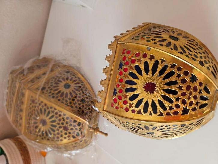 Lanterne marocaine en laiton ajouré vitraux colorés, Huis en Inrichting, Lampen | Kroonluchters, Ophalen of Verzenden
