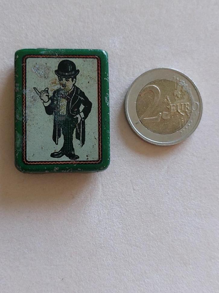 Zeldzaam antiek Charlie Chaplin metalen schrikdoosje 1920/30, Verzamelen, Film en Tv, Gebruikt, Film, Gebruiksvoorwerp, Ophalen of Verzenden