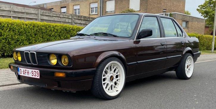 BMW E30 318i, Autos, BMW, Particulier, Série 3, Essence, Berline, 5 portes, Boîte manuelle, Autres couleurs, Autres couleurs, Tissu