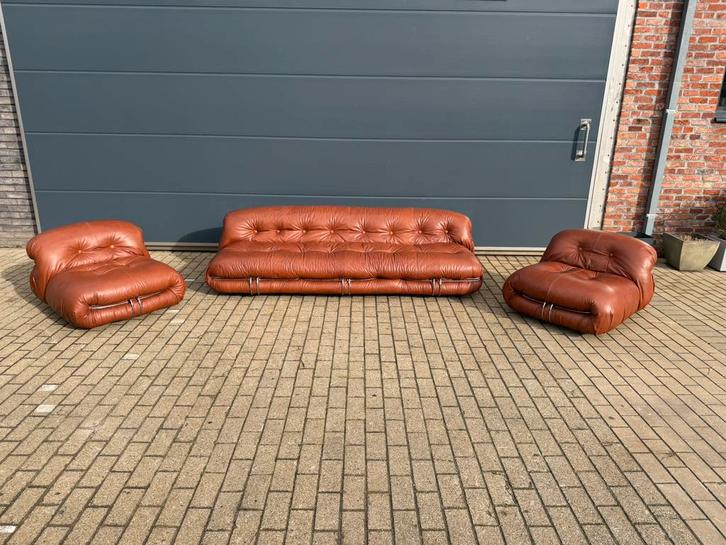 Originele 1970’s Cassina Soriana 4z +2x1z Tobia &Afra Scarpa, Huis en Inrichting, Zetels | Voetbanken en poefs, Ophalen of Verzenden