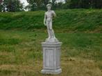 Beeld David op Sokkel | 105 cm Hoog | Steen | Wit en Grijze, Tuin en Terras, Ophalen of Verzenden, Steen, Mensenbeeld
