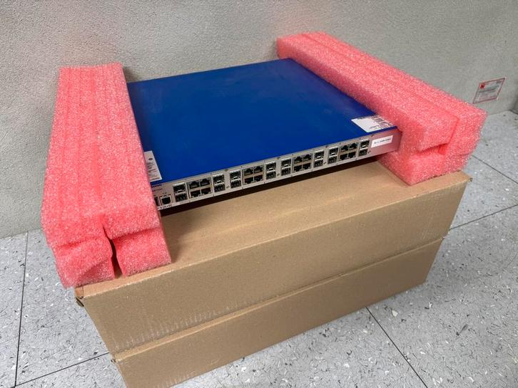 Hirschmann MAR1040 industriële switch fanless (Belden), Computers en Software, Netwerk switches, Zo goed als nieuw, Ophalen of Verzenden