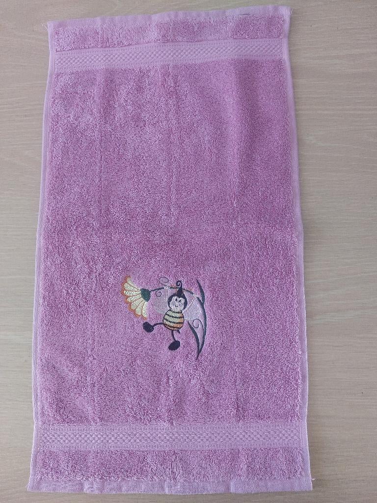 Donkerroze gastendoekje met geborduurde bij (nr. 10), Ophalen of Verzenden, Nieuw, Roze, Handdoek