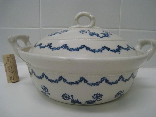 Pot met deksel in porselein, fabrikant Revol uit Saint-Uze, Verzamelen, Porselein, Kristal en Bestek, Porselein, Ophalen