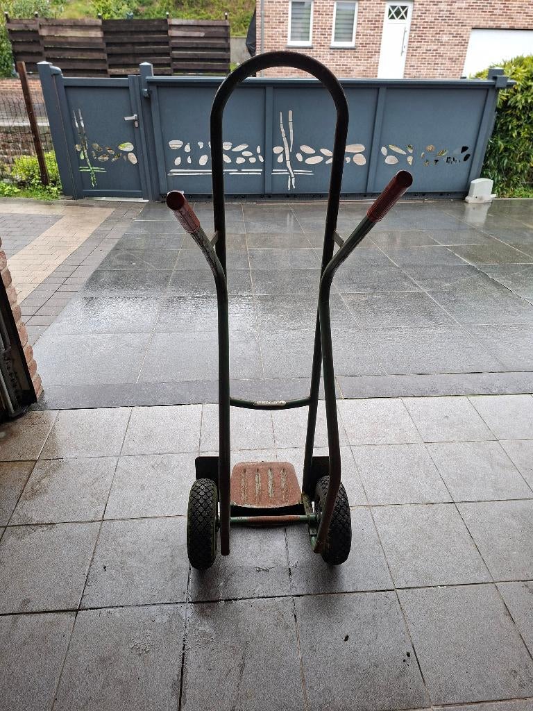 Diable a vendre, 100 litres ou plus, Enlèvement, Utilisé, Diable