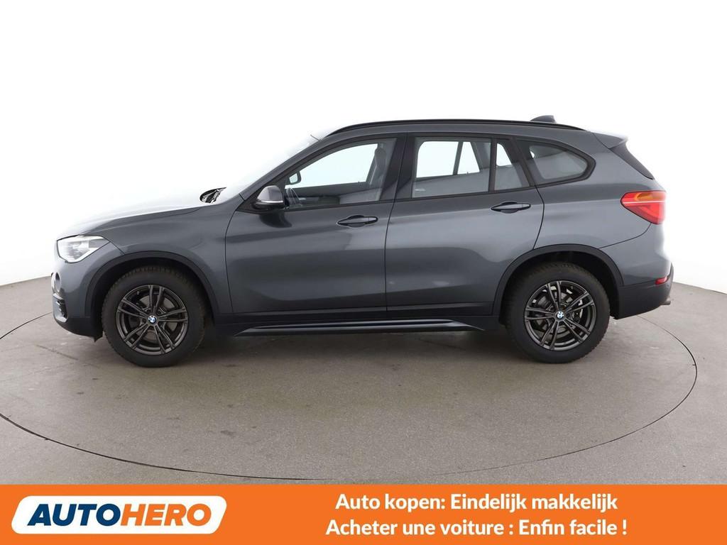 BMW X1 sDrive 18i Sport Line (année de construction 2019), Autos, X1, Argent ou Gris, Achat, Euro 6