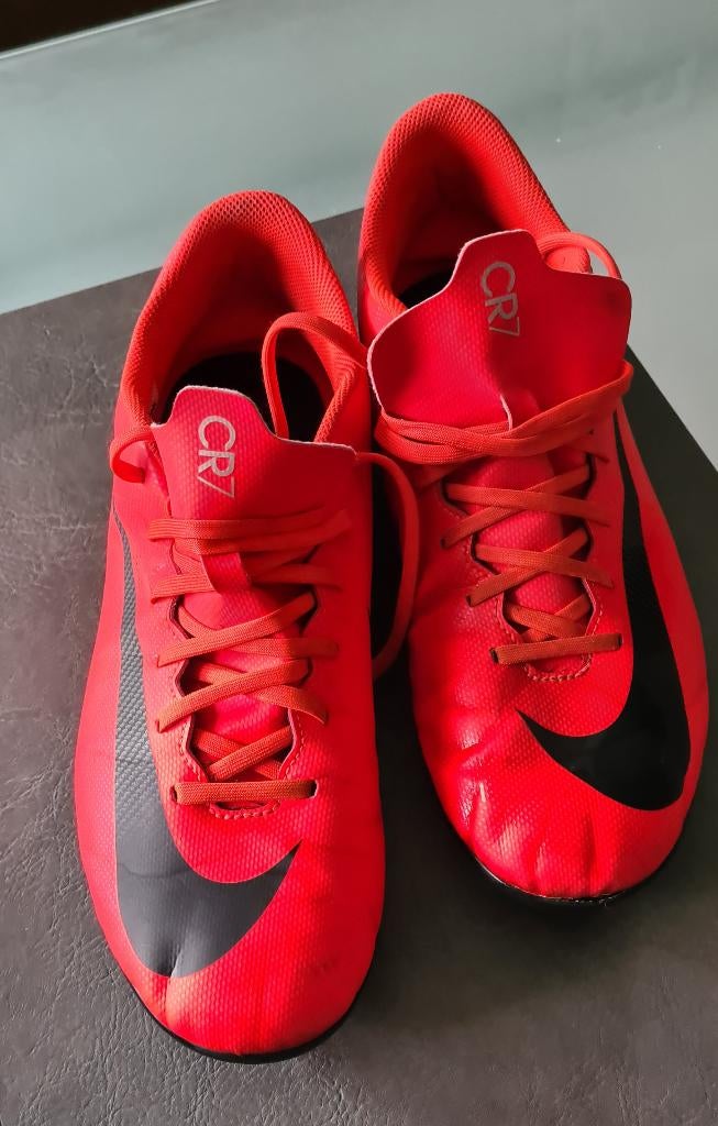 Chaussures de football CR7 (Nike) en très bon état., Sports & Fitness, Football, Enlèvement ou Envoi, Comme neuf, Chaussures