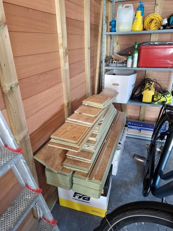 Laminaat, Bricolage & Construction, Planches & Dalles, Comme neuf, Aggloméré, Synthétique, 50 à 150 cm, 10 à 30 cm, 10 m²² ou plus