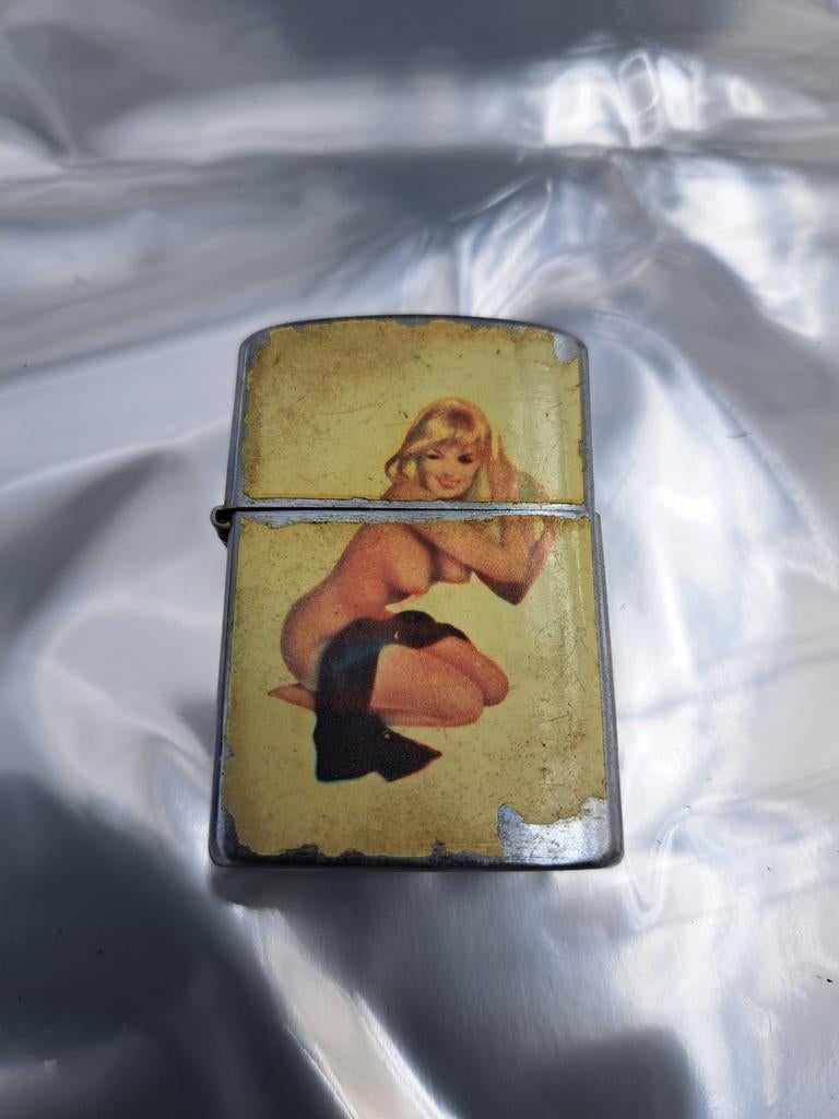 vintage pin-up aansteker, Verzamelen, Ophalen of Verzenden, Gebruikt, Aansteker
