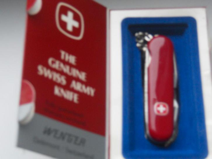 Couteau de poche SWISS ARMY, Caravanes & Camping, Outils de camping, Neuf, Enlèvement