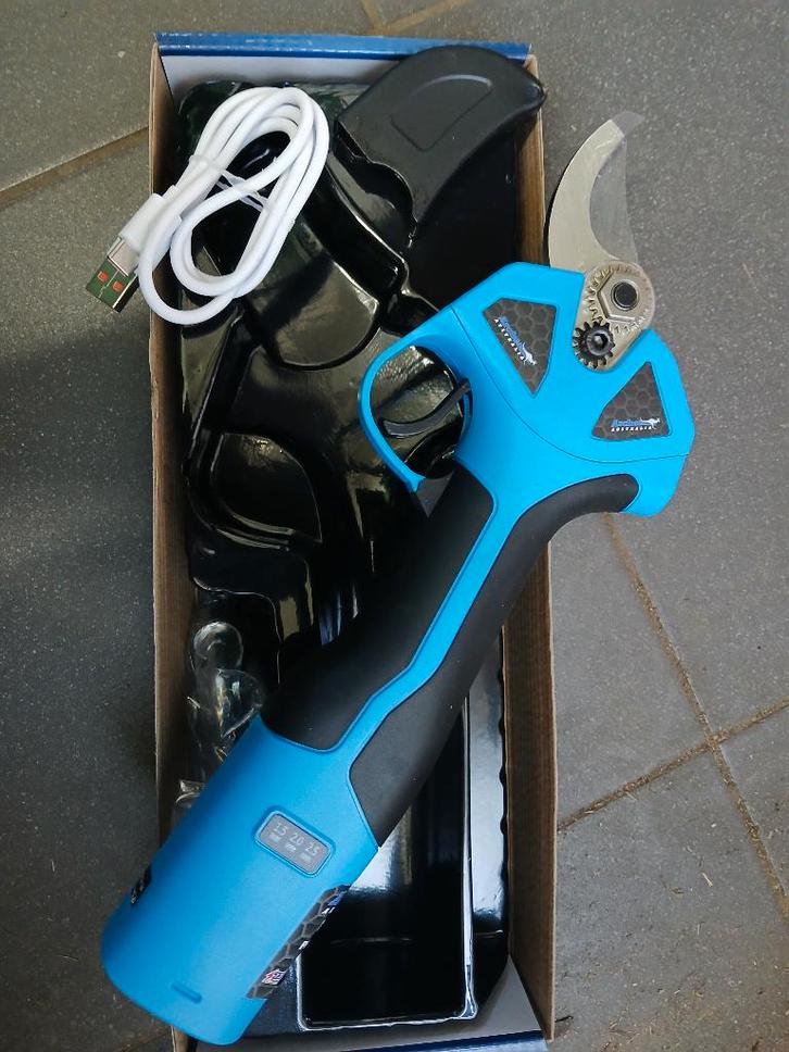 Snoeischaar op batterij 4.0ah, Tuin en Terras, Snoeischaren, Nieuw, Ophalen