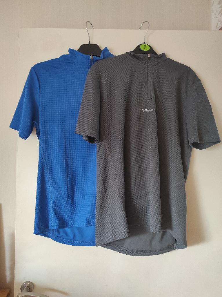 2 fiets tshirt tops Decathlon blauw en grijs, Kleding | Heren, Sportkleding, Gedragen, Hardlopen of Fietsen, Maat 52/54 (L), Blauw
