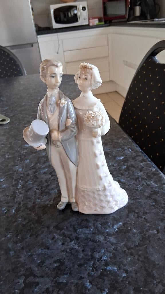 Porseleinen beeldje, Enlèvement