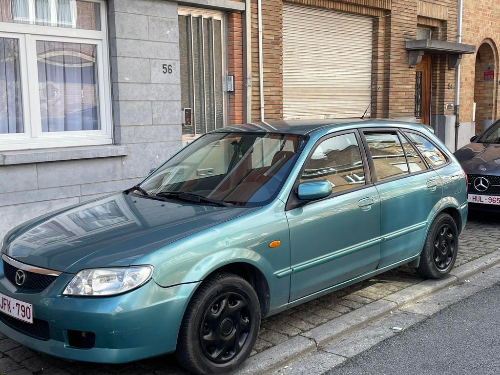 Mazda 323f Automatique 1.6 Essence 93.000 km, Auto's, Mazda, Automaat, Elektrische ramen, Berline, 5 deurs
