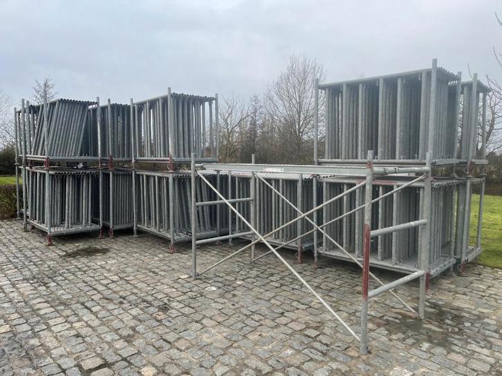 échafaudage professionnelles comme nouvelles de 100 à 1200m2, Bricolage & Construction, Échafaudages, Comme neuf, Autres types