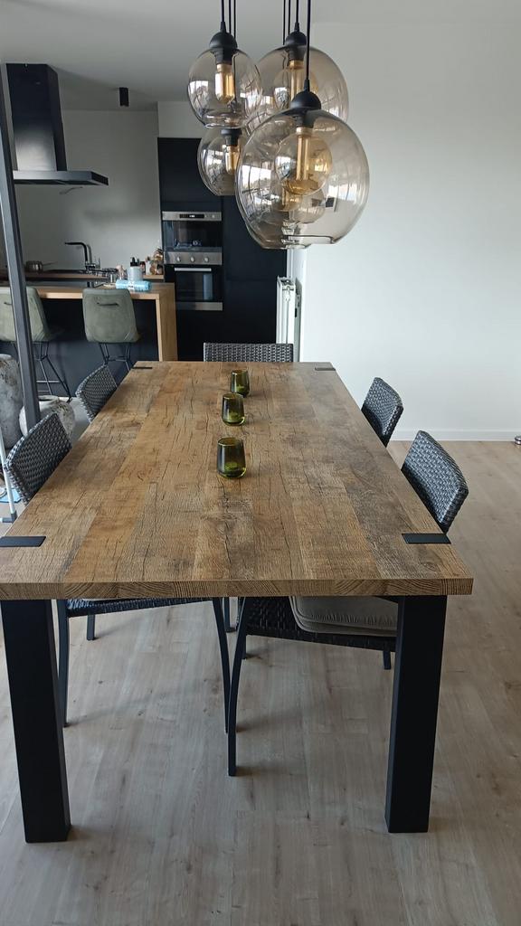 Eettafel nieuwstaat 2,2 m x 1,2 m zonder stoelen, Ophalen, Zo goed als nieuw