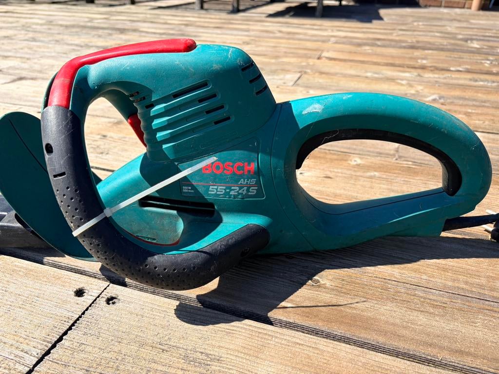 Taille-haie Bosch AHS 55-24 S – bon état, Enlèvement, Comme neuf, Électrique